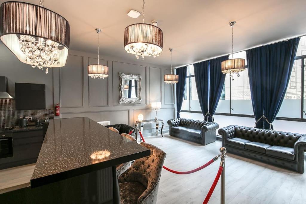 ליברפול The V.I.P Suite - Sleeps 24! Best For Large Groups מראה חיצוני תמונה